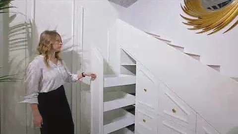 Шкаф под лестницей от мебельной фабрики Клевер